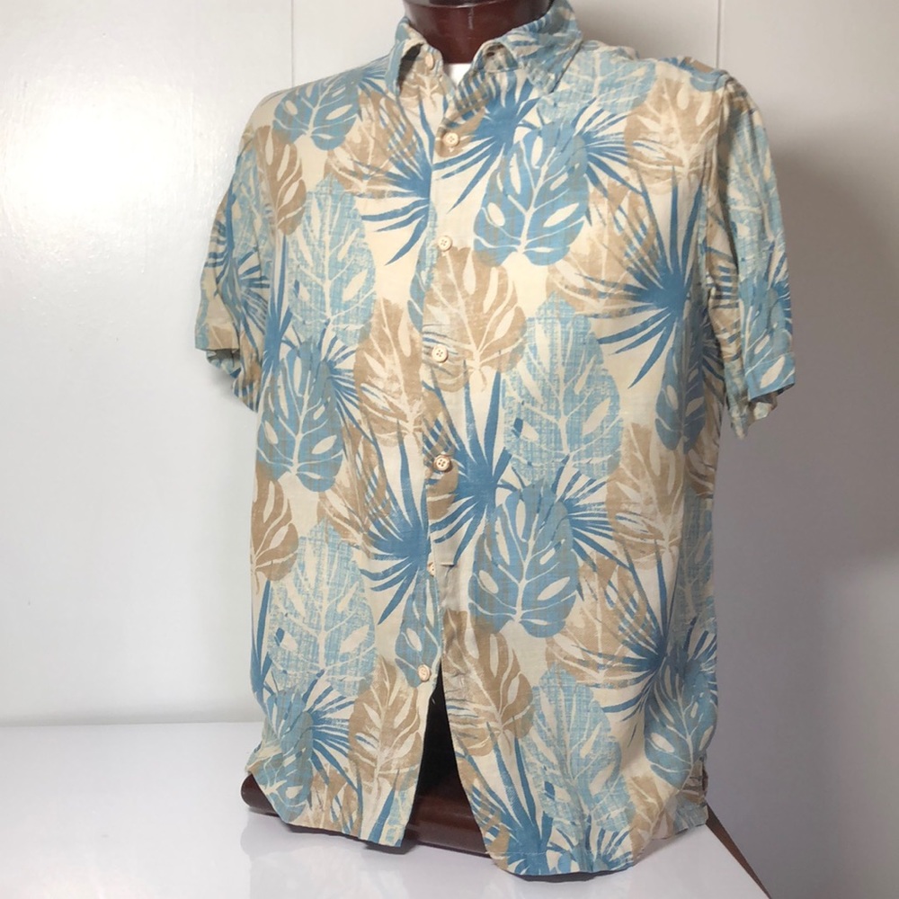 Margaritaville L silk linen blend short sleeve button up blue and tan floweral